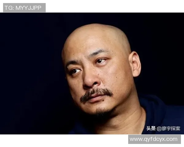 眼睛闪耀的足球明星们展现魅力与才华的完美结合