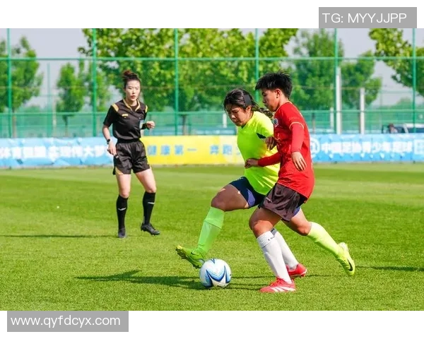 足球明星专访幕后花絮揭秘精彩瞬间与真实故事分享 足球明星专访幕后花絮揭秘精彩瞬间与真实故事分享