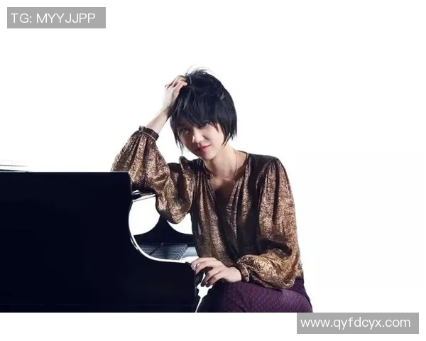 中国足球明星的女友们：她们背后的故事与光辉时刻